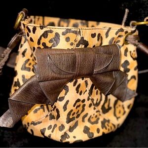 Jessica Simpson cross body leopard print Bucket bag!